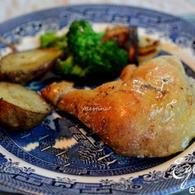 Курица в духовке с овощным гарниром