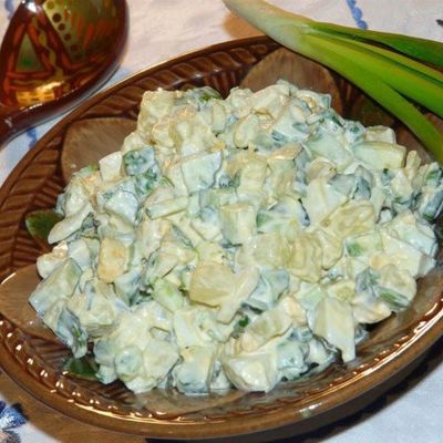 Салат Домашний с картофелем и зелёным луком