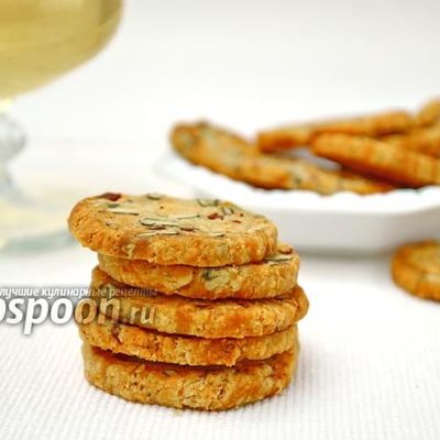 Сырное печенье с беконом и тыквенными семечками