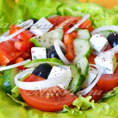Греческий салат с сыром брынза
