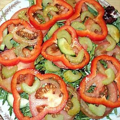 Овощной салат с соевым соусом