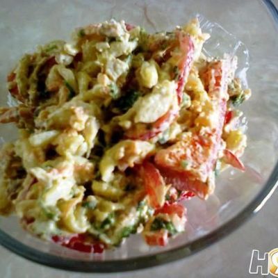 Мясной салат с макаронами