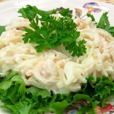 Кальмаровый салат с рисом