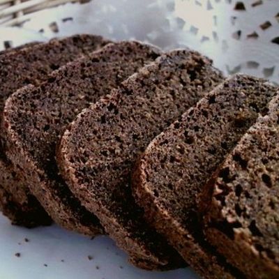 Черный хлеб с черносливом
