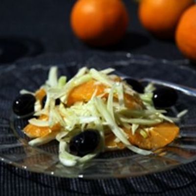 Салат из фенхеля и апельсинов с маслинами