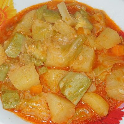 Овощное рагу с кабачками, капустой и картошкой в мультиварке