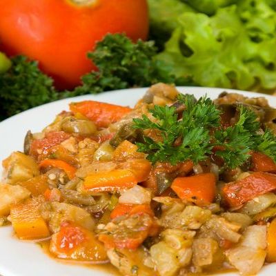 Овощное рагу с кабачками, баклажанами, морковью, картошкой