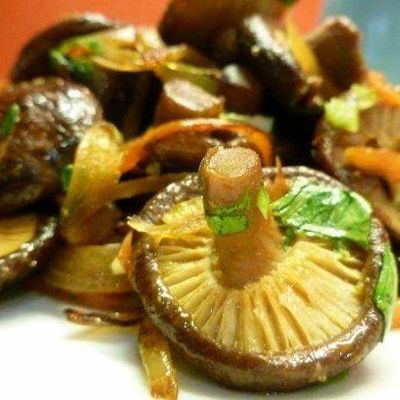 Салат из грибов шиитаке
