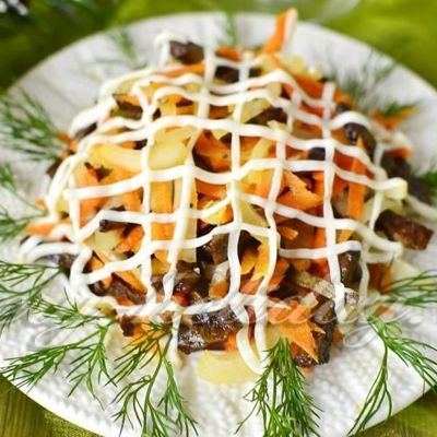 Салат с говяжьей печенью и морковью