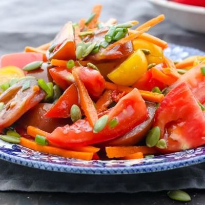 Салат из помидоров и моркови