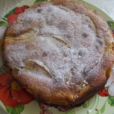 Пирог на кефире с яблоками