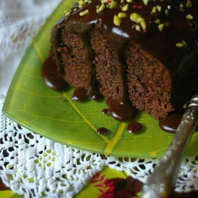Плачущий влажный пряный шоколадный кекс