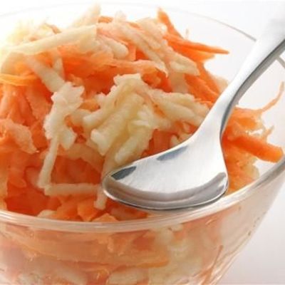 Салат из моркови с яблоками