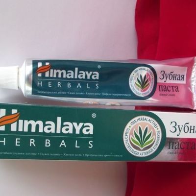 Hymalaya Herbals. Зубная паста