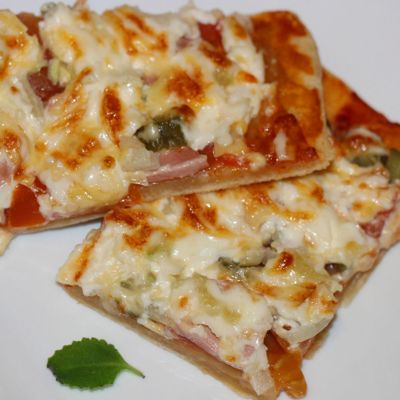 Быстрая пицца с сосисками на 23 февраля