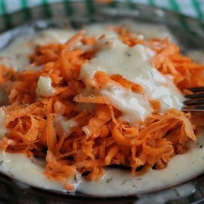 Салат из моркови с чесноком