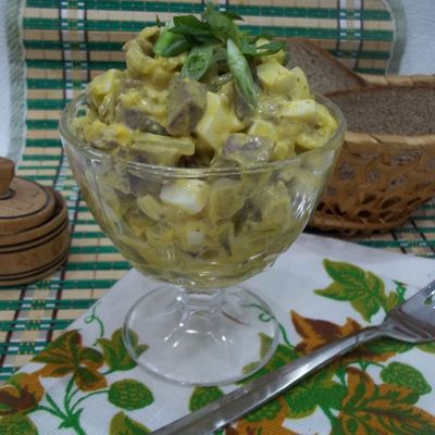 Удивительно вкусный салат из сердца с яйцами замечательный рецепт