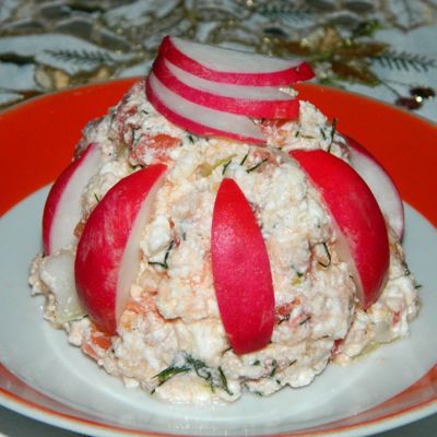 Творожный салат с помидорами