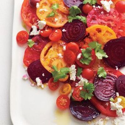 Прекрасный салат из свеклы и помидоров - так просто и так вкусно