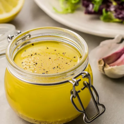 Лёгкий салат с ароматной лимонной заправкой