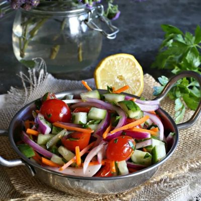 Яркий постный овощной салатик по-индийски