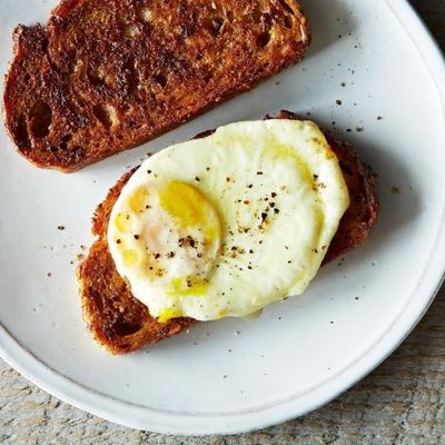 Хрустящий бутерброд с яйцом - вкусный завтрак