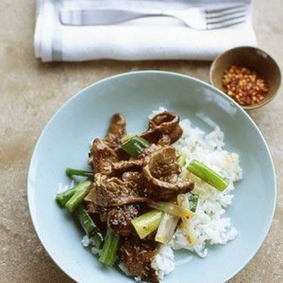 Сочная говядина с луком - простой и быстрый рецепт в азиатском стиле