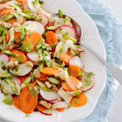 Богатый весенний овощной салат за 15 минут