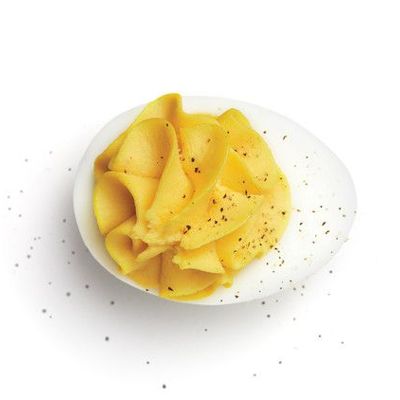 Очень простой рецепт фаршированных яиц