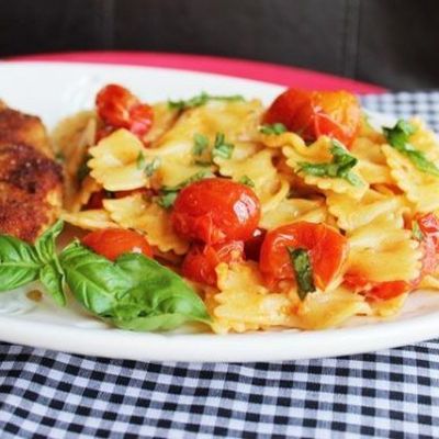 Свинина, жаренная со стручковой фасолью и кунжутом Свинина, жаренная со стручковой фасолью и кунжутом