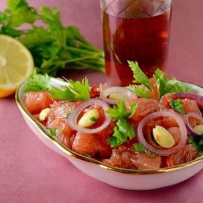 Салат с грейпфрутом и крабовыми палочками в 2019 году Салат с грейпфрутом и крабовыми палочками в 2019 году