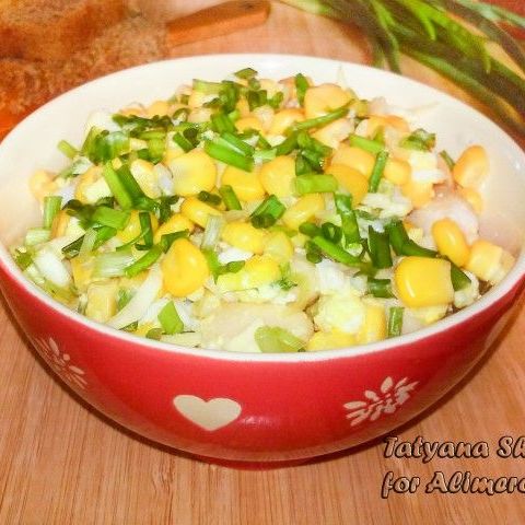Салат с фасолью и солеными огурцами и перцем Салат с фасолью и солеными огурцами и перцем