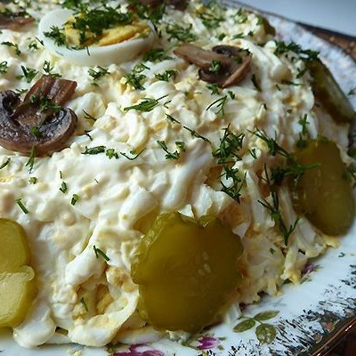 Рецепт салата с консервированными шампиньонами и ананасом