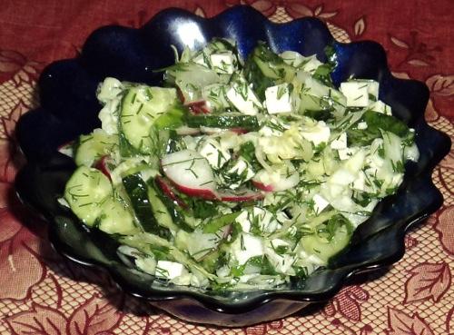 Салат из овощей с брынзой