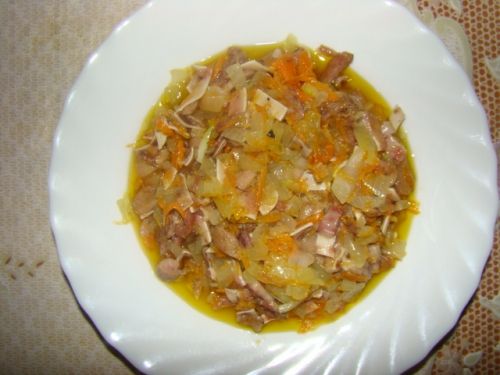 Польский теплый салат из свиных ушей.