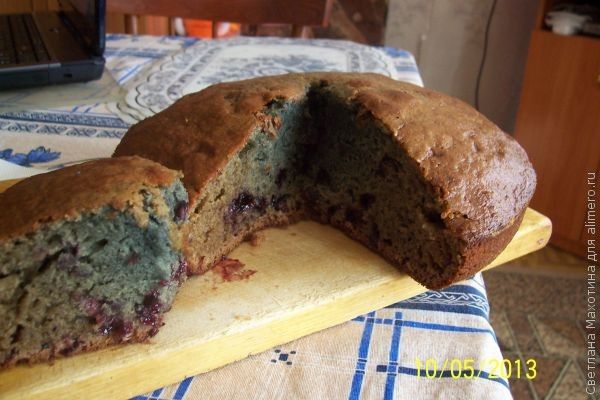 «Синий пирог» из смородинного варенья