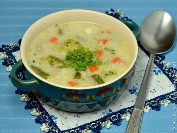 Суп с плавленым сырком и замороженными овощами