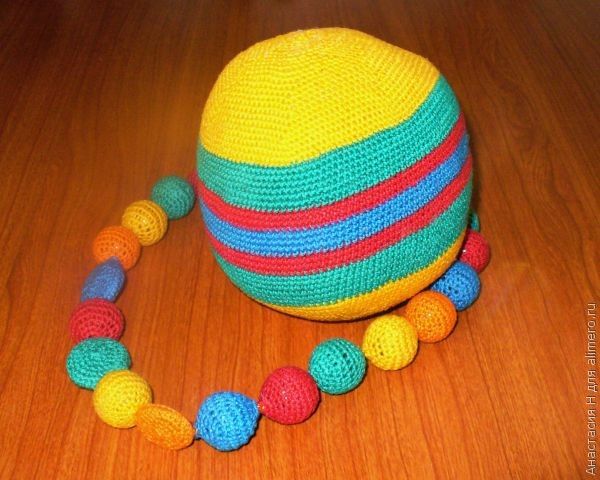 Вязаные игрушки - бусы и мячик