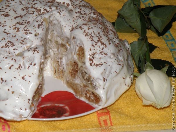 Блинный торт со сметанным кремом и фруктами