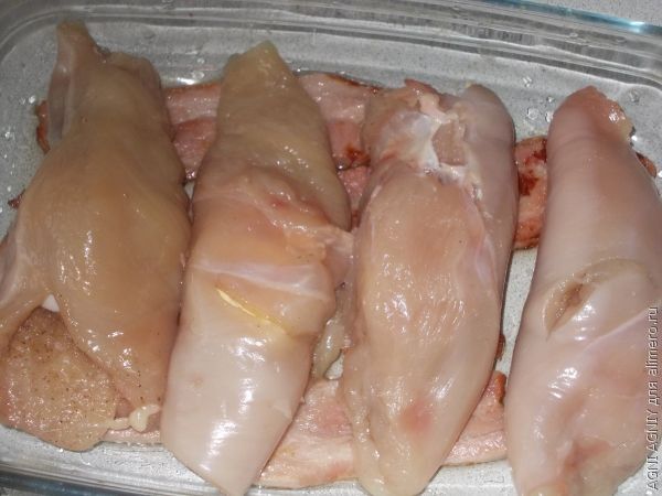 Салат с курицей и грибами и грецким орехом слоями рецепт
