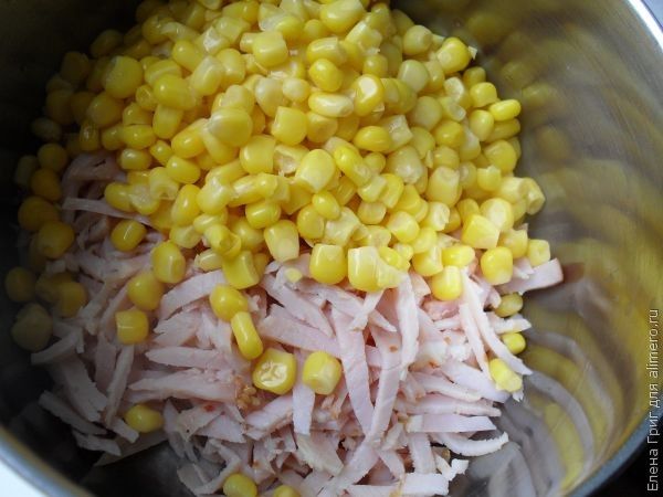Смотреть Салат слоеный ананас с курицей видео Смотреть Салат слоеный ананас с курицей видео