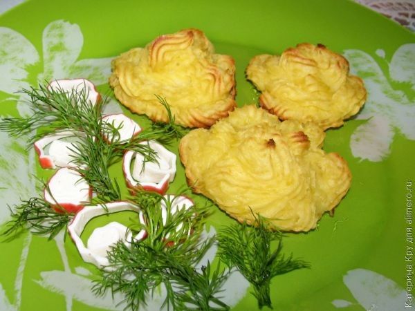 Закусочные розочки из картофеля