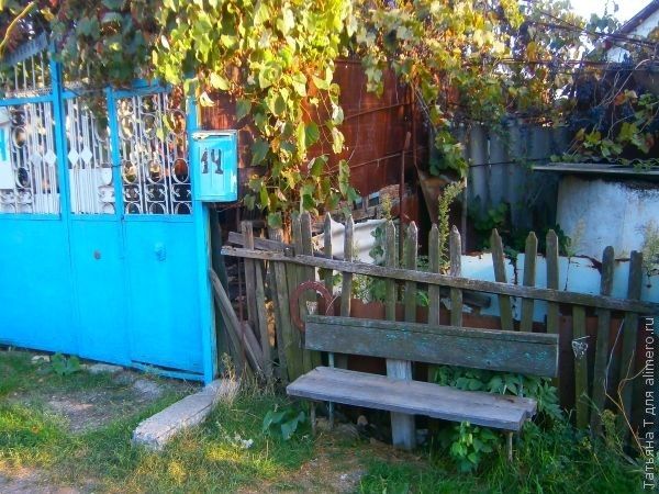 Куда пропали бабушки, сидящие на лавочках?