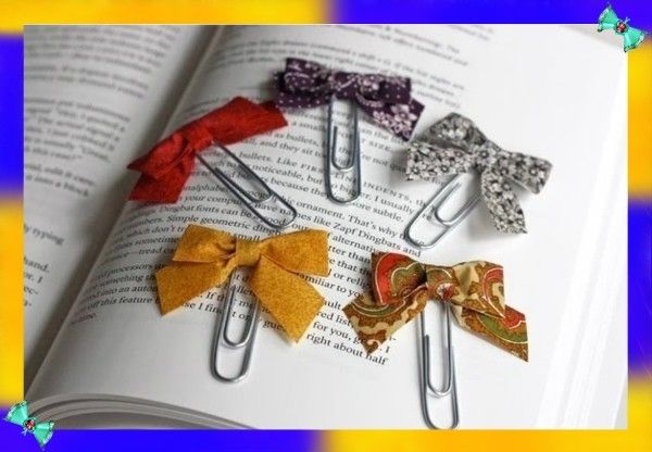 1. Из скрепок получаются замечательные закладки для книг. Скрепкой можно прикреплять бейджики к одежде, и из них получаются отличные П-образные скобы для скрепления бумаг, документов. 1. Из скрепок получаются замечательные закладки для книг. Скрепкой можно прикреплять бейджики к одежде, и из них получаются отличные П-образные скобы для скрепления бумаг, документов.