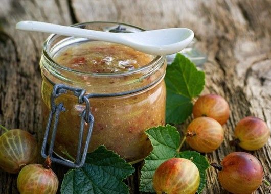 Крыжовник с сахаром. 1 кг крыжовника, 1 ст. сахара. Ягоды с сахаром нагрейте до растворения сахара и снимите с огня. Закатайте в стерильные банки. Крыжовник с сахаром. 1 кг крыжовника, 1 ст. сахара. Ягоды с сахаром нагрейте до растворения сахара и снимите с огня. Закатайте в стерильные банки.