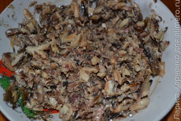 Салат с соленым огурцом и шпротами рецепт с Салат с соленым огурцом и шпротами рецепт с