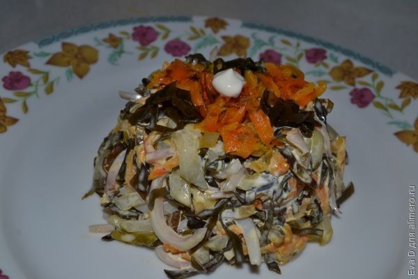 Салат с морской капусты и кальмаром