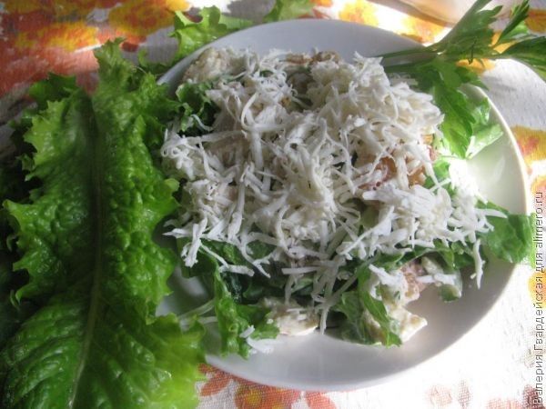 Салат цезарь с курицей и брынзой рецепт
