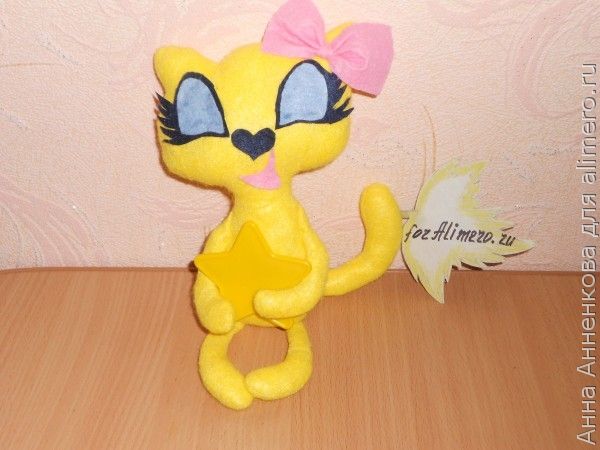 Кошечка из кухонных салфеток Кошечка из кухонных салфеток