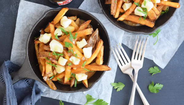 Как приготовить классический путин - вкусное канадское блюдо из картошки
